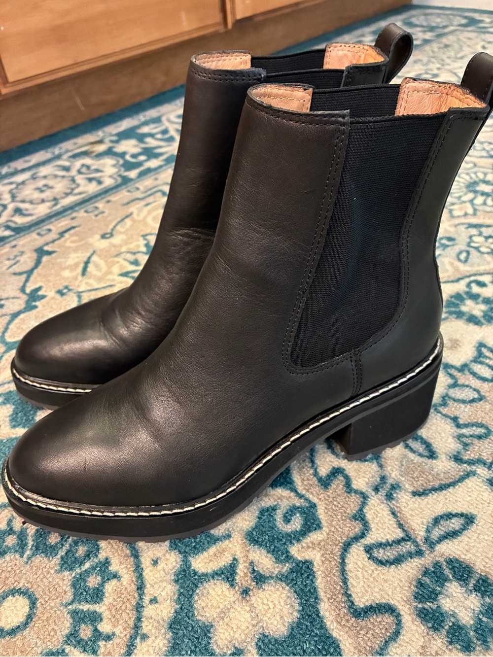 Madewell Classic Black Leather Chelsea Boot with Block Heel - Women's 9.